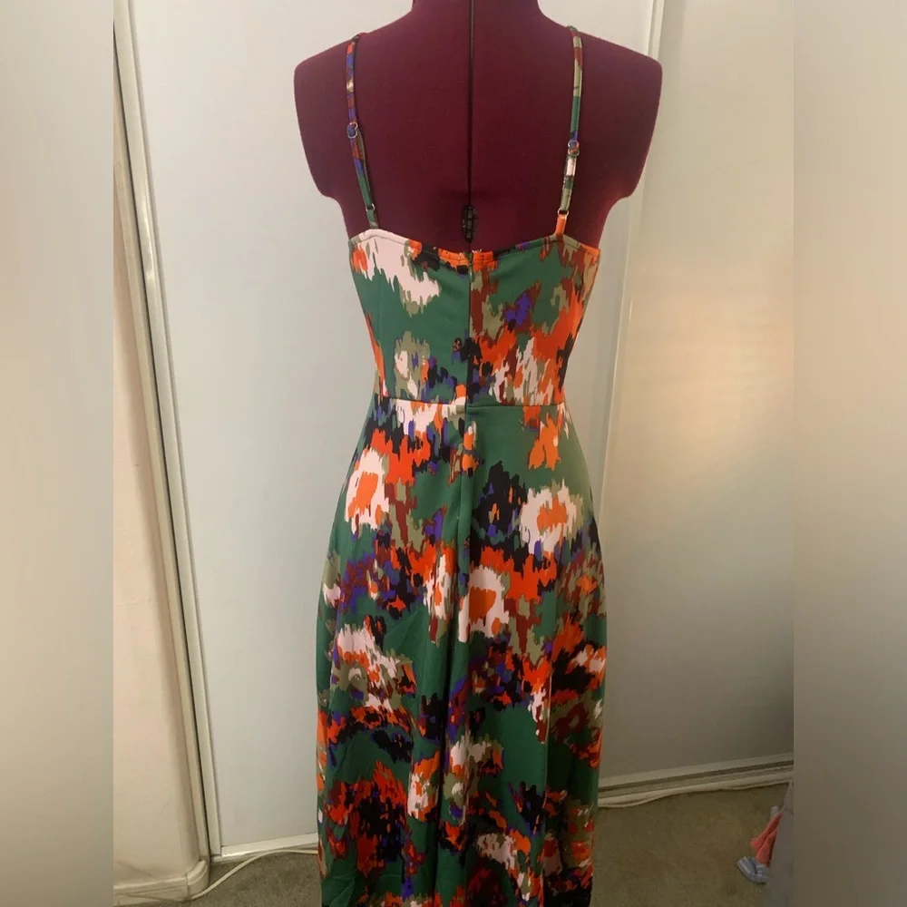 NWOT floral dress with keyhole front, bodice that ties, Size M - Picture 4 of 4